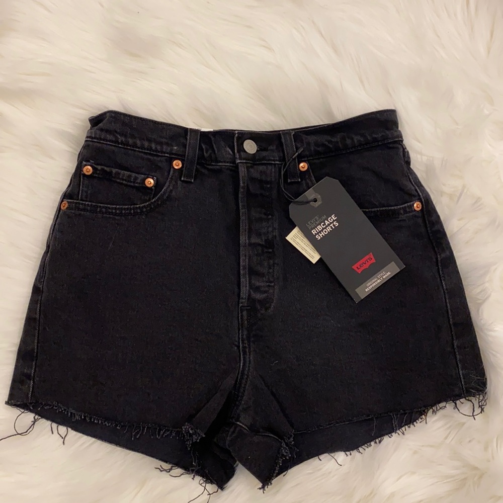 Levi’s High Rise Ribcage Shorts